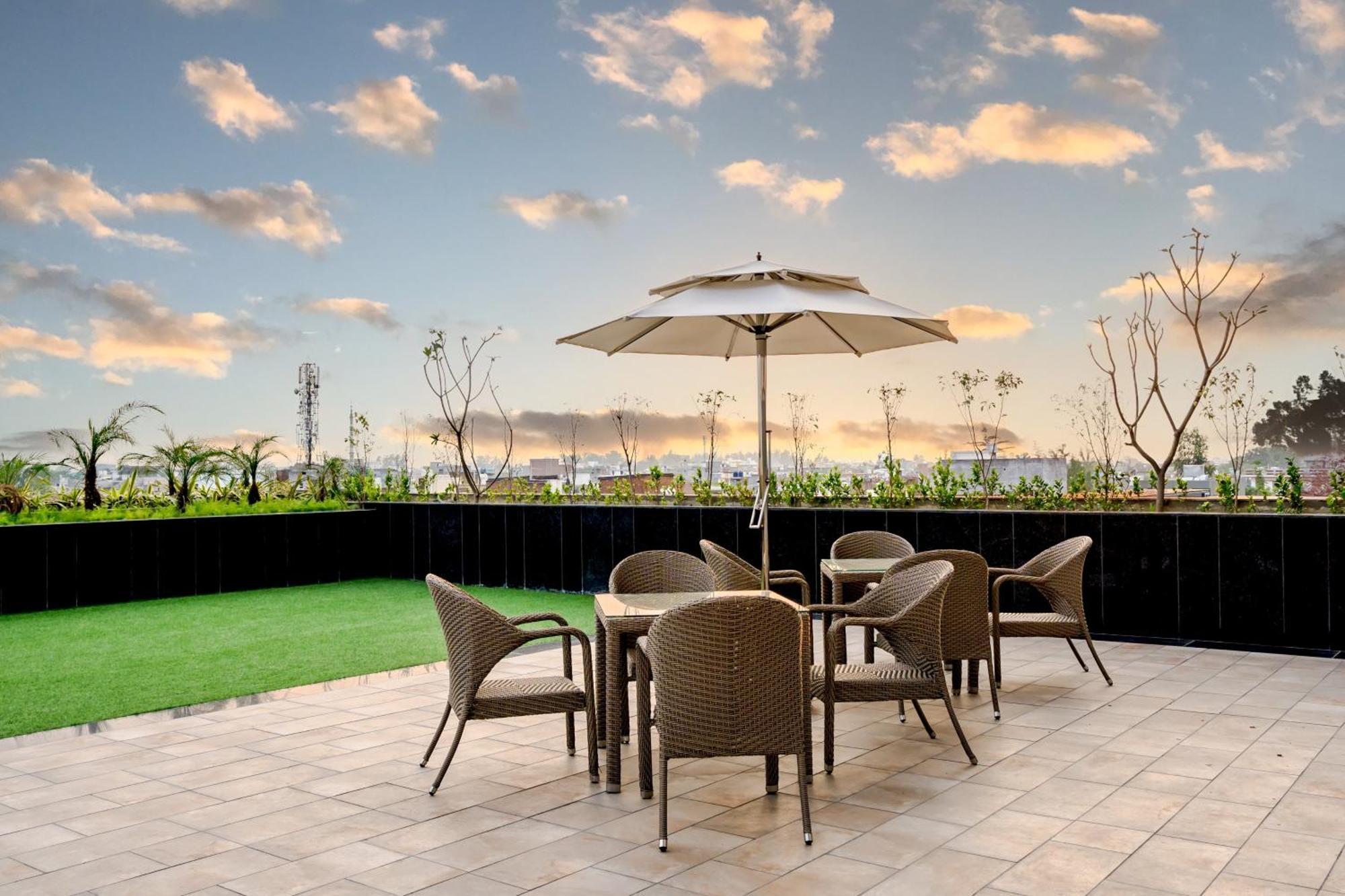 Holiday Inn Lucknow Airport By Ihg Kültér fotó